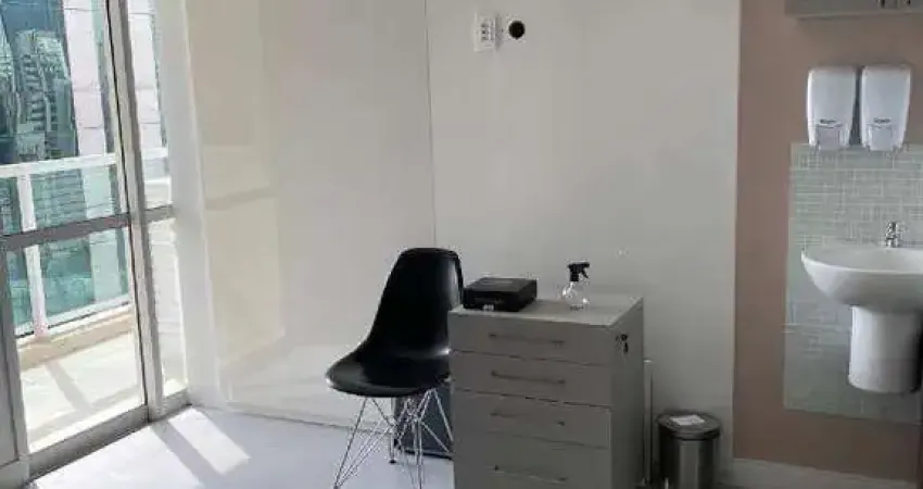 Conj. Comercial para aluguel 2 vagas Cidade Monções - São Paulo - SP