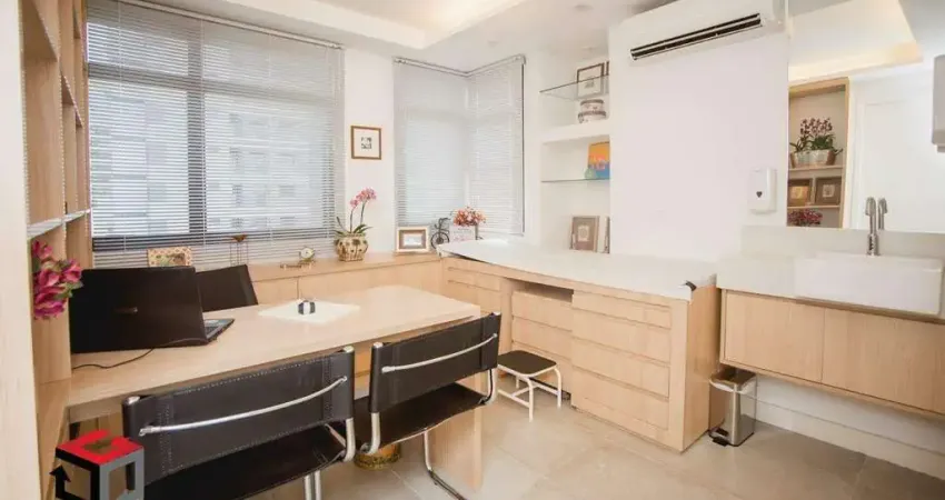 Sala Comercial na Vila Mariana 45 m2 Próximo aos Metrôs Santa Cruz e Praça da Árvore