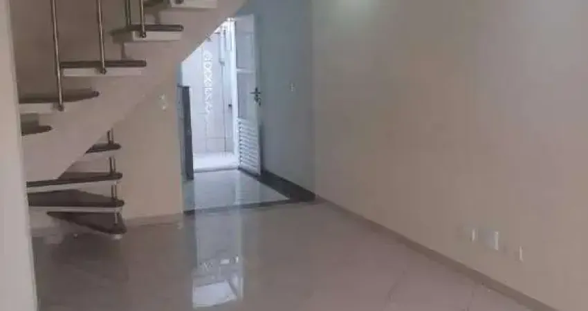 Sobrado com 85m² em condomínio localizado no Bairro Nova Petrópolis em São Bernardo do Campo/SP.