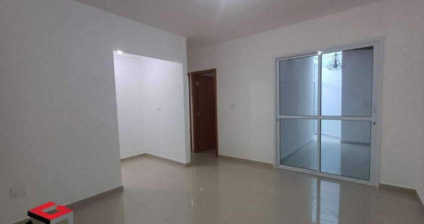 Apto 2 quartos 1 suíte, 1 vaga 2 quintais no bairro Paraíso.