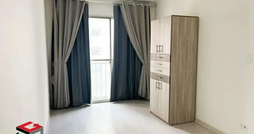 Apartamento Vila Mariana 40 m² ao lado do metrô, 1 vaga, lavanderia, 1 quarto, sala e varanda, cozinha com armários, ótima localização. Conheça!