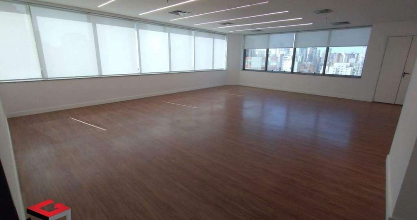 Sala Comercial em Vila Olímpia com 196m²