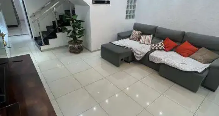 Sobrado à venda 3 quartos 1 suíte 5 vagas Marajoara - Santo André - SP