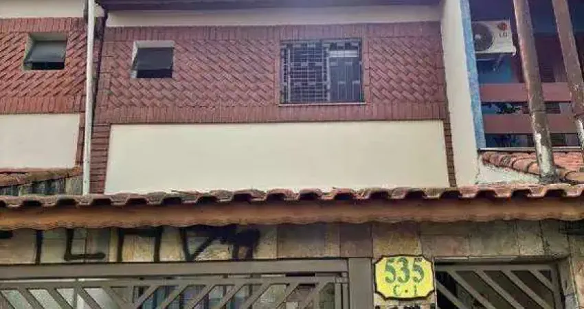 Sobrado à venda 2 quartos 1 suíte 2 vagas Utinga - Santo André - SP