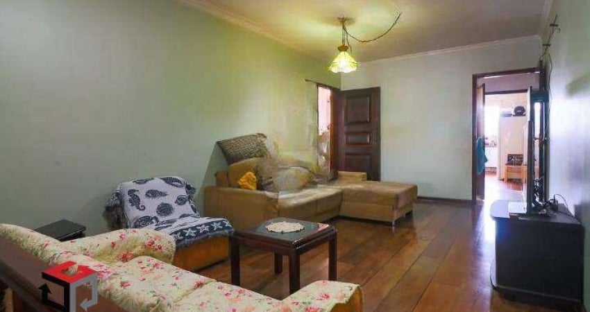 Espaçoso sobrado á venda com 200m² no Parque Jabaquara.