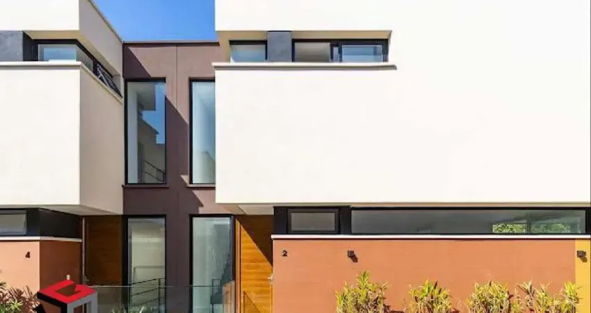 Casa à venda em condomínio fechado - 4 suítes - 04 vagas - 541m²