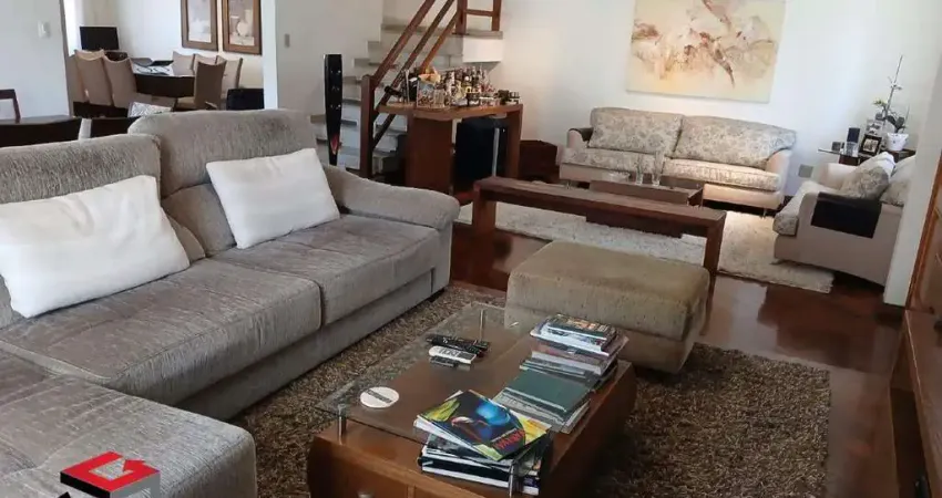 Sobrado á venda com 356 m² em condomínio fechado no brooklin paulista.