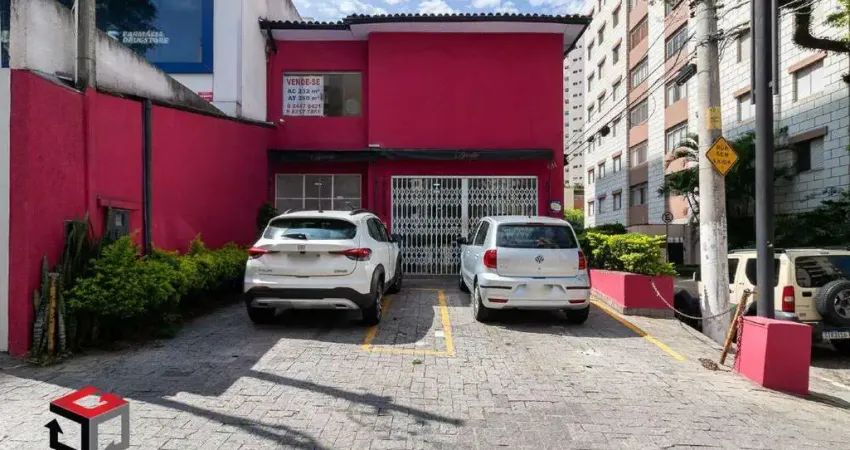 Casa à venda na Rua Abílio Soares, 931, Paraíso, São Paulo