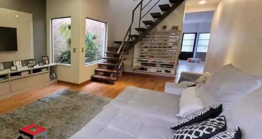 Sobrado à venda 3 quartos 1 suíte 7 vagas Nogueira - Diadema - SP