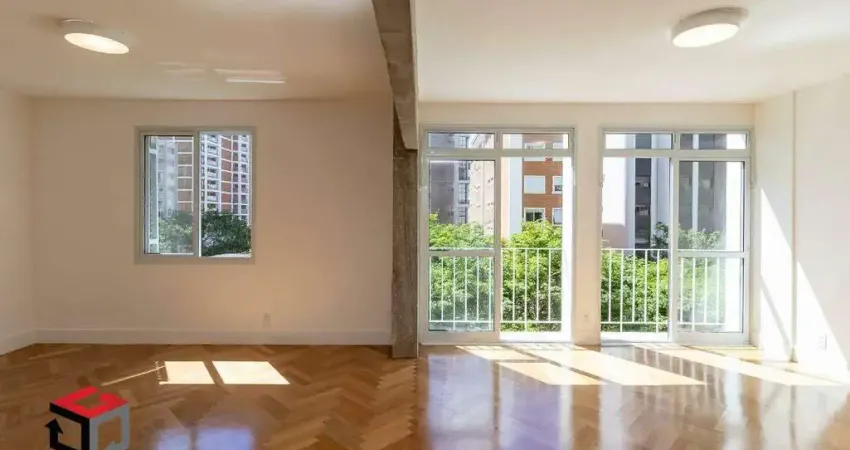 Belíssimo apartamento á venda com 142,96 m² na Cerqueira César.