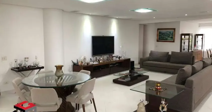 Lindo apto muito bem distrubuído com 4 vagas, lazer completo e com assinatura de Jorge Bomfim!