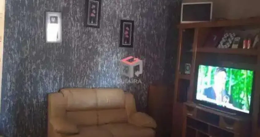 Bom para renda - Imóvel com 3 casas no mesmo terreno e um salão comercial.