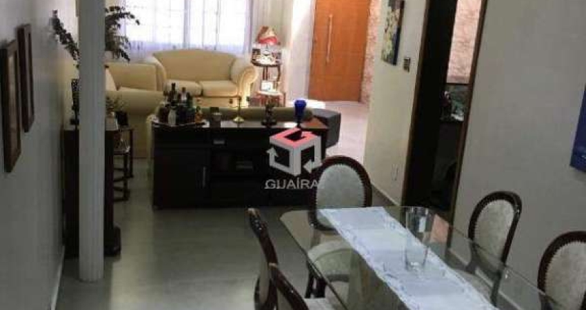 Sobrado com 350m² localizado no Bairro Rudge Ramos em São Bernardo do Campo- SP.