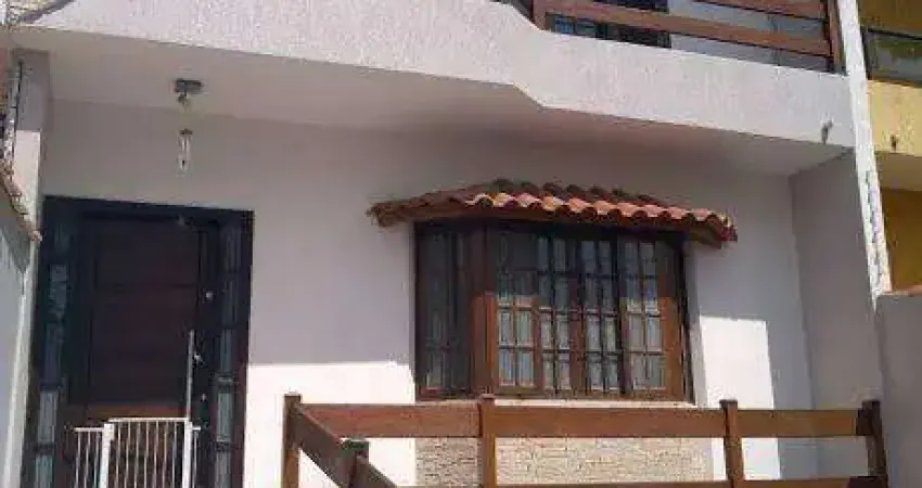 Sobrado com 310m² localizado na Vila Eldízia em Santo André - SP.