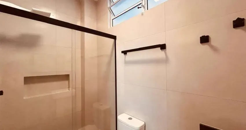 Kit-net na quadra da praia, porteira fechada, Embaré/Santos