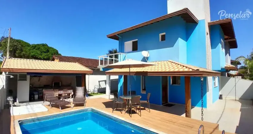Ubatuba - Casa em condomínio fechado a venda com 3 suítes piscina e área gourmet