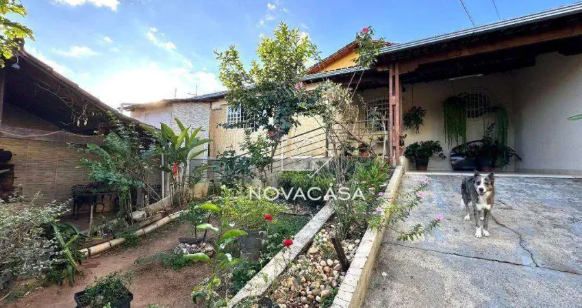 Casa Linear com 3 dormitórios à venda, 194 m² por R$ 700.000 - Copacabana - Belo Horizonte/MG