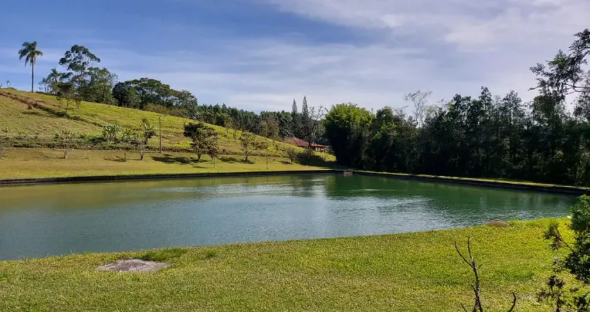 Sitio a venda em mogi das cruzes, com mina de água e ótima localização
