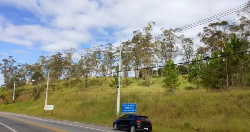 Área frente para a rodovia índio tibiriçá, está há 5 minutos de suzano