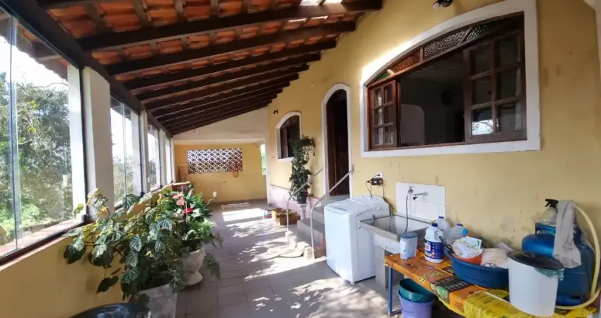 Chácara com 4.000m2 02 terrenos ideal para moradia e lazer, fica há 03 minutos da rodovia índio tibiriçá