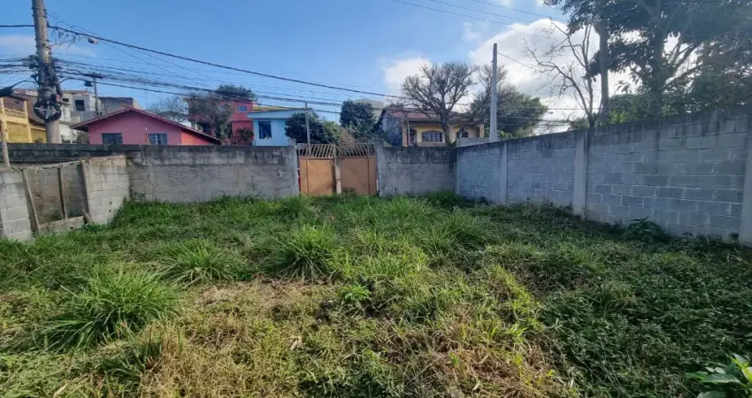 Terreno  com 298m2, no bairro de palmeiras suzano, está há 200mts do terminal de ônibus de palmeiras