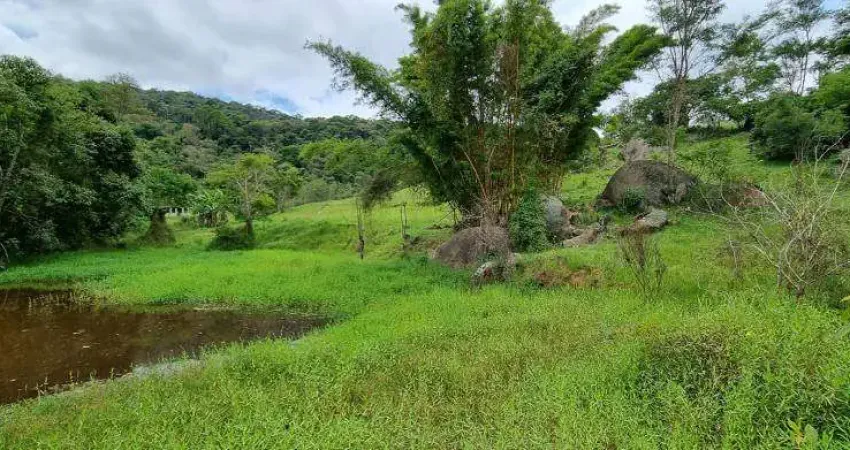 Sitio em suzano com 6.9 alqueires, ótima localização, com lago e nascentes