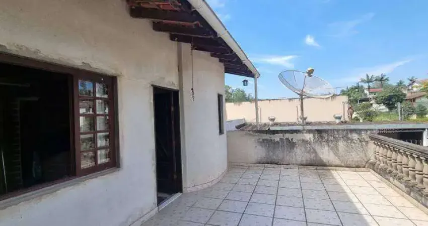 Casa á venda em ouro fino paulista,  excelente localização, com linha de ônibus que passar em frente ao imóvel