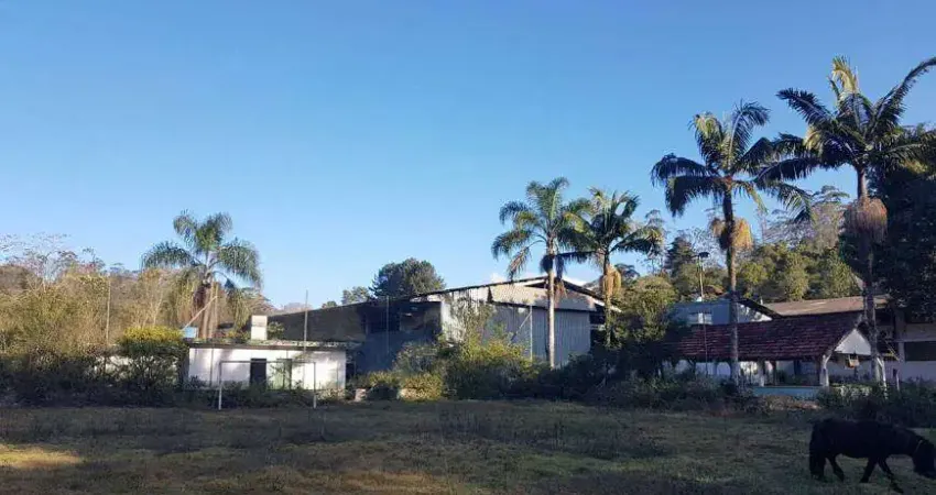 Galpão  industrial à venda em ouro fino paulista, com ótima localizalçai e topografia