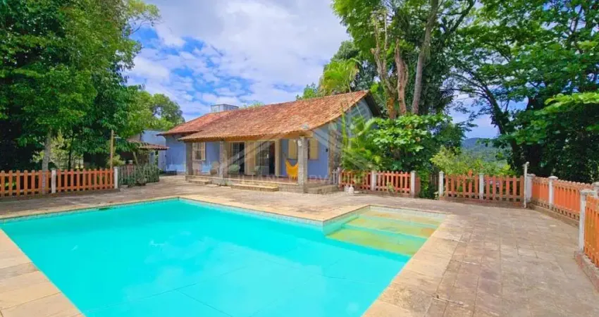 Casa de Campo para Venda em São Gonçalo, Rio do Ouro, 3 dormitórios, 2 suítes, 3 banheiros, 2 vagas