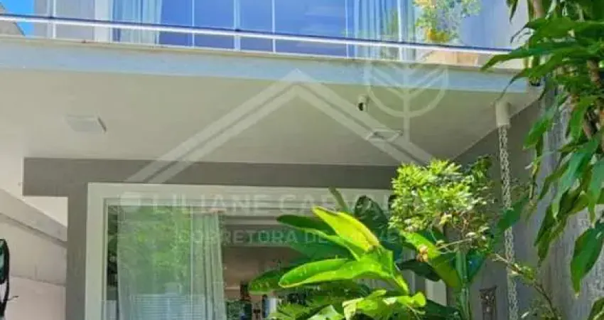 Casa de Praia para Venda em Niterói, Itacoatiara, 4 dormitórios, 2 suítes, 3 banheiros, 2 vagas