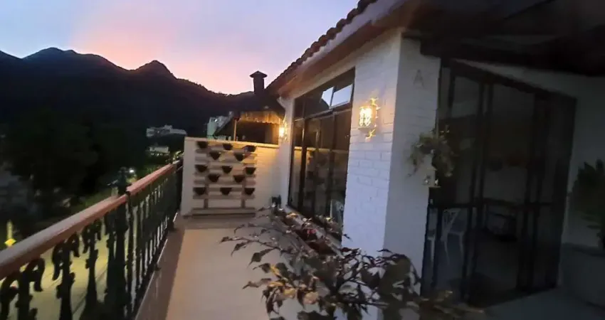 Cobertura para Venda em Teresópolis, Alto, 3 dormitórios, 1 suíte, 3 banheiros, 1 vaga