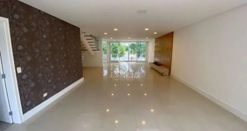 Casa em condomínio fechado - 425m² com 4 suítes, 7 banheiros e 4 vagas de garagem a venda - Brooklin