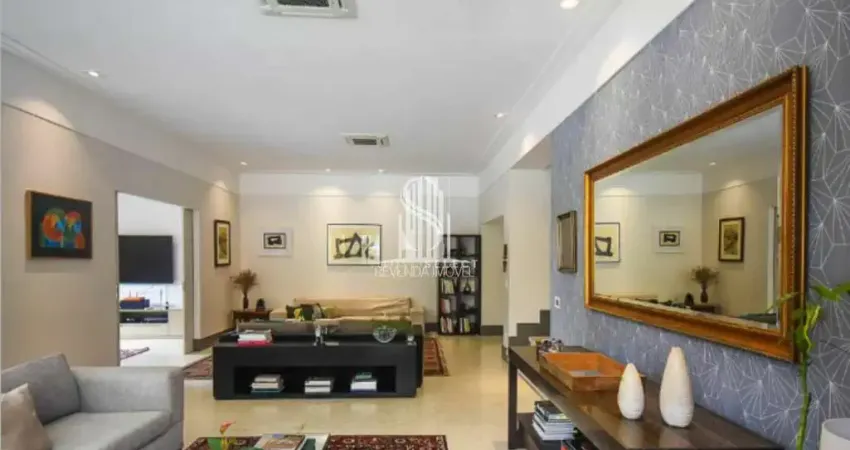 Casa à venda no Jardim Guedala com 900m² 4 dormitórios sendo 4 suítes 10 vagas de garagem Casa à ven