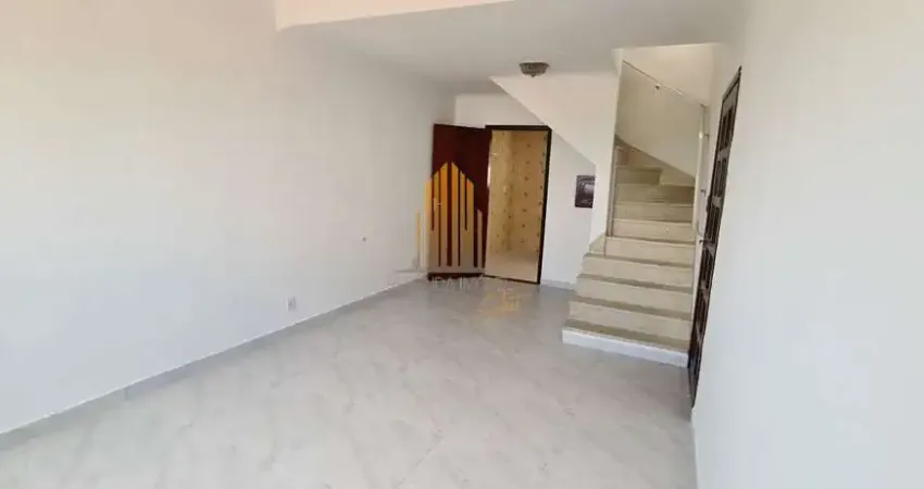 Casa à venda no Alto de Pinheiros com 3 dormitórios, 2 banheiros, 2 vagas de garagem Casa à venda no