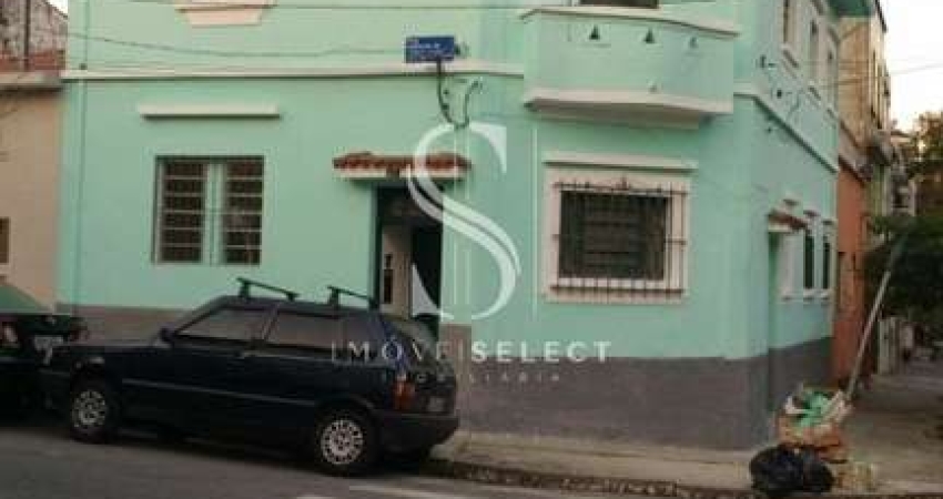 CASA ASSOBRADADA , DE 160m2 COM 7 SUITES E 7 BANHEIROS , 2 COPAS E SEM VAGA , Á VENDA NO BAIRRO LAPA