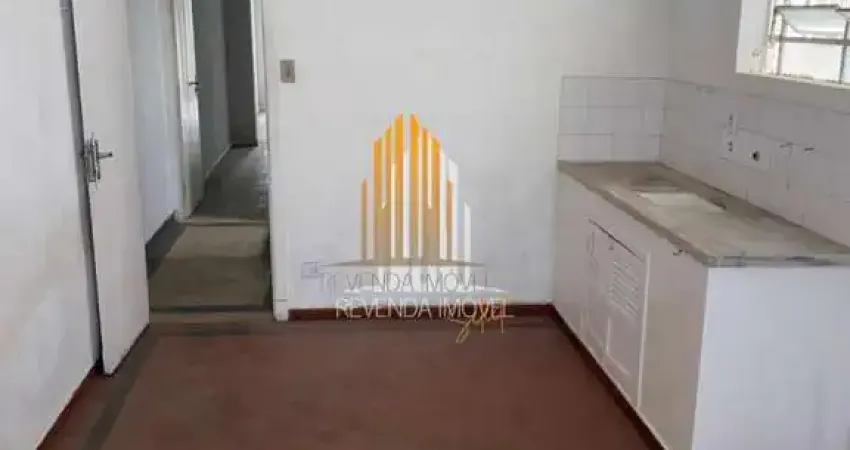 CASA ASSOBRADADA RESIDENCIAL DE 200M²  POSSUI 3 DORMITÓRIOS , 4 BANHEIROS Á VENDA NO JARDIM PAULISTA