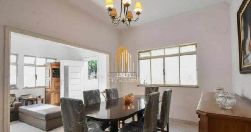 Casa Sobrado à venda no Brooklin de 200m² com 4 dormitórios e 1 vaga de garagem Casa Sobrado à venda