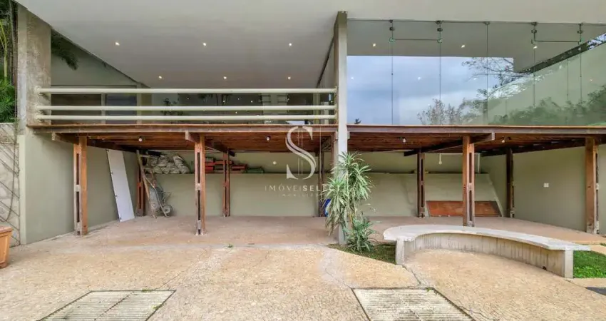 Sobrado Residencial de 1331m² com 5 suítes, edícula,  8 vagas no Morumbi. Sobrado Residencial de 133