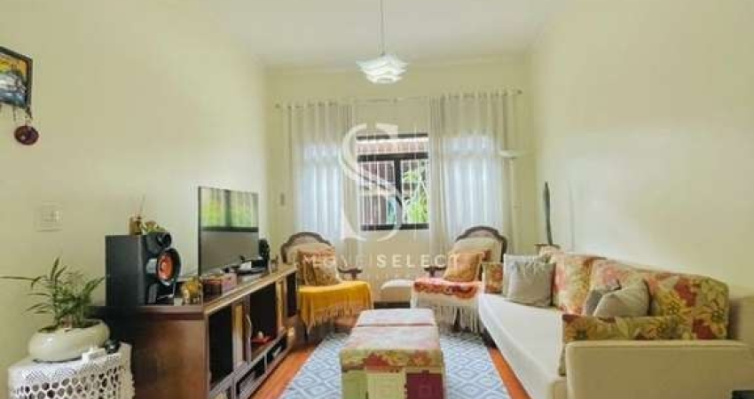 SOBRADO RESIDENCIAL DE 168M² POSSUI 5 DORM (2 SUÍTES), 2 SALAS E 3 VAGAS À VENDA NA REGIÃO DE SAÚDE.