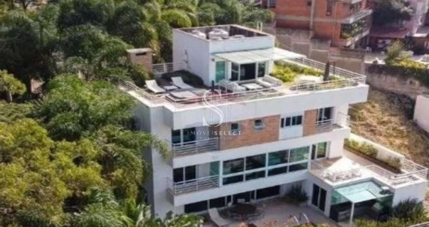 Casa de Condomínio no Panamby - 800m² - 4 suítes - 5 vagas