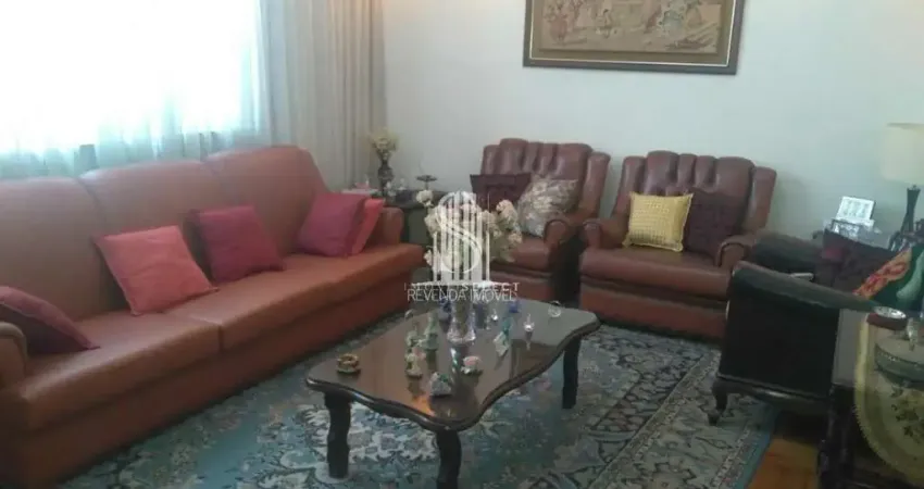 CASA ASSOBRADADA, DE 165M² POSSUI 3 DORM, 2 SALAS E 4 VAGAS, À VENDA NA REGIÃO DO PLANALTO PAULISTA.