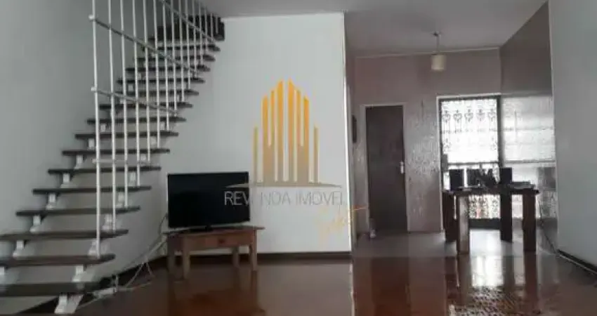 SOBRADO COM TRÊS DORMITÓRIOS (UMA SUÍTE) E DUAS VAGAS À VENDA NO SANTO AMARO CASA SOBRADO LOCALIZADO