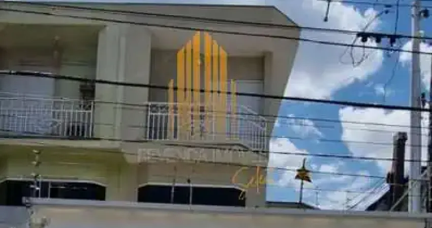 Casa em Vila Nair com 200m² Sala 2 ambientes, 3 suítes e 4 vagas na garagem