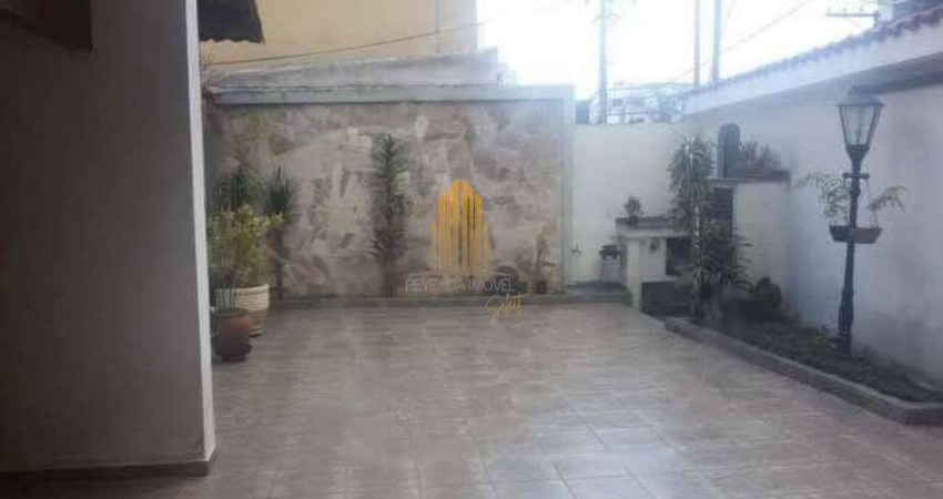 Casa Assobradada com 465m². 04 Dormitórios,  03 Banheiros e  06 Vagas.  No bairro -  Jabaquara, SP.