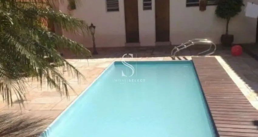 Casa Assobradada com 385m², 03 Suítes, banheiro social e 03 Vagas. No bairro - Planalto Paulista. SP