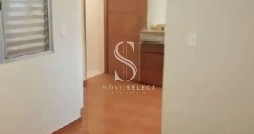 CASA ASSOBRADADA RESIDENCIAL DE 150M² COM 3 DORMITÓRIOS,2 BANHEIROS E 2 VAGAS Á VENDA NO CAMPO LIMPO