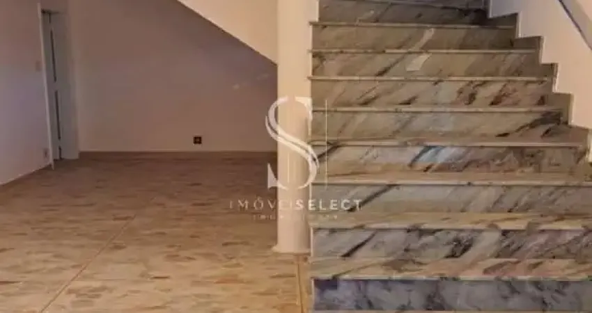 Saúde - Casa de 160m² com 3 quartos, 2 banheiros e 2 vagas