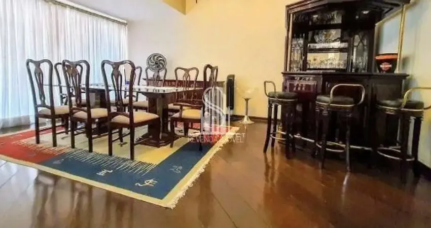 Alto da Lapa - Casa Assobradada com 481m² 3 dormitórios, 3 suítes e 7 vagas de garagem.