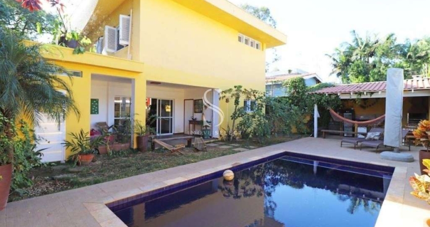 PINHEIROS - CASA DE 500M² POSSUI 4 DORMITÓRIOS, SENDO 2 SUÍTES, 3 SALAS E 4 VAGAS.