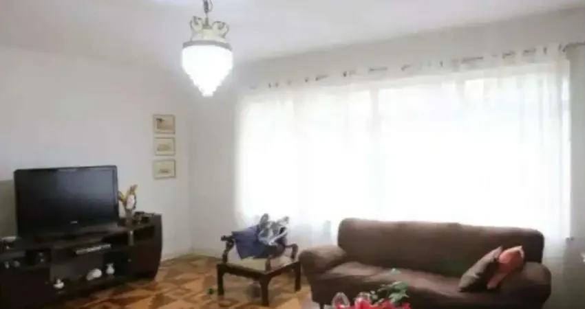CAMPO BELO - CASA DE 400M² COM 4 QUARTOS, 2 SUÍTES, SALA, 5 BANHEIROS E 4 VAGAS.